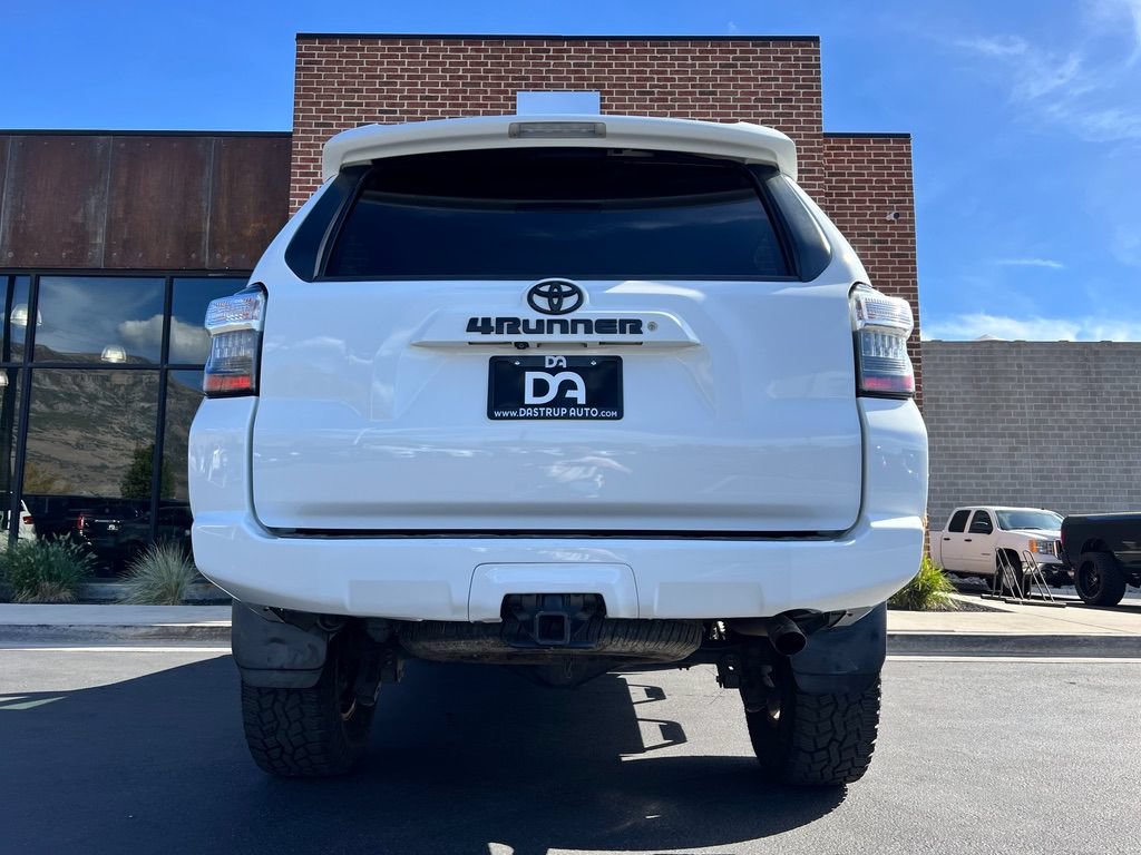 Used 2014 Toyota 4Runner SR5 AWD/4WD image 5