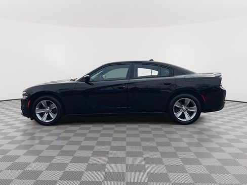 Used 2016 Dodge Charger SXT w/ Navigation & Travel Group image 5