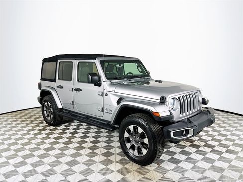 Used 2018 Jeep Wrangler Unlimited Sahara image 1