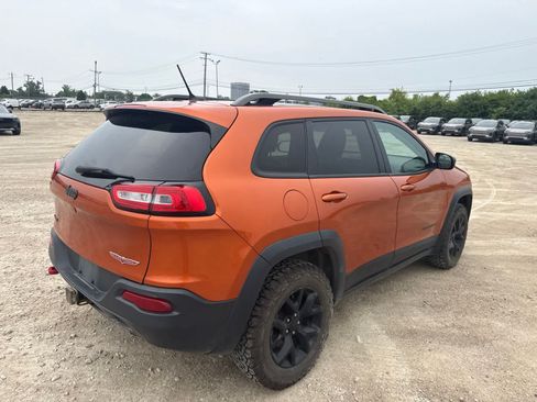 Used 2015 Jeep Cherokee Trailhawk w/ Comfort/Convenience Group AWD/4WD image 3