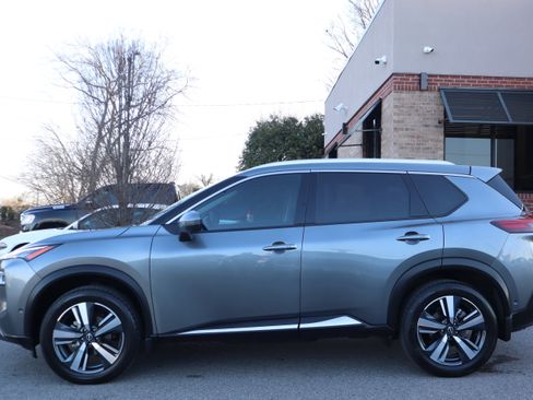 Used 2023 Nissan Rogue SL w/ SL Premium Package image 10