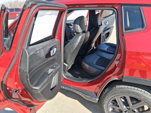 New 2026 Jeep Compass Latitude image 17