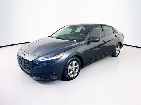 Used 2022 Hyundai Elantra SE w/ Cargo Package image 3