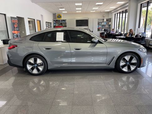 Used 2022 BMW i4 eDrive40 RWD image 6