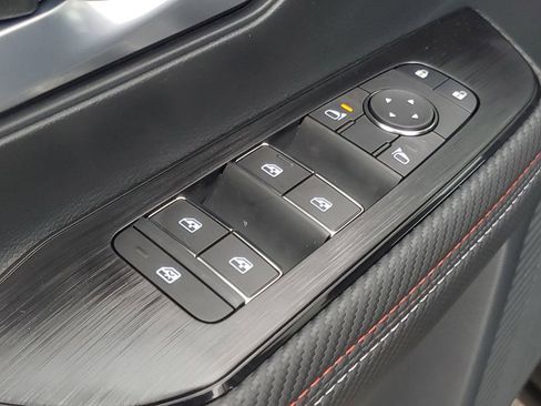 New 2025 Nissan Kicks SR image 11