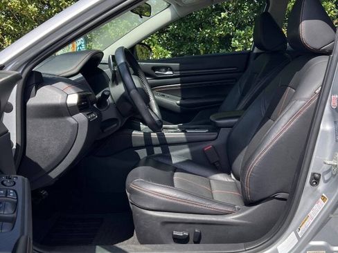 Used 2021 Nissan Altima 2.5 SR FWD image 13