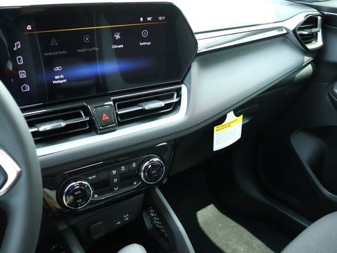 New 2026 Chevrolet TrailBlazer LT w/ Convenience Package FWD image 16