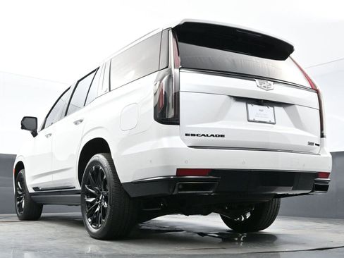 Used 2023 Cadillac Escalade Sport Platinum w/ LPO, ONYX Package AWD/4WD image 57