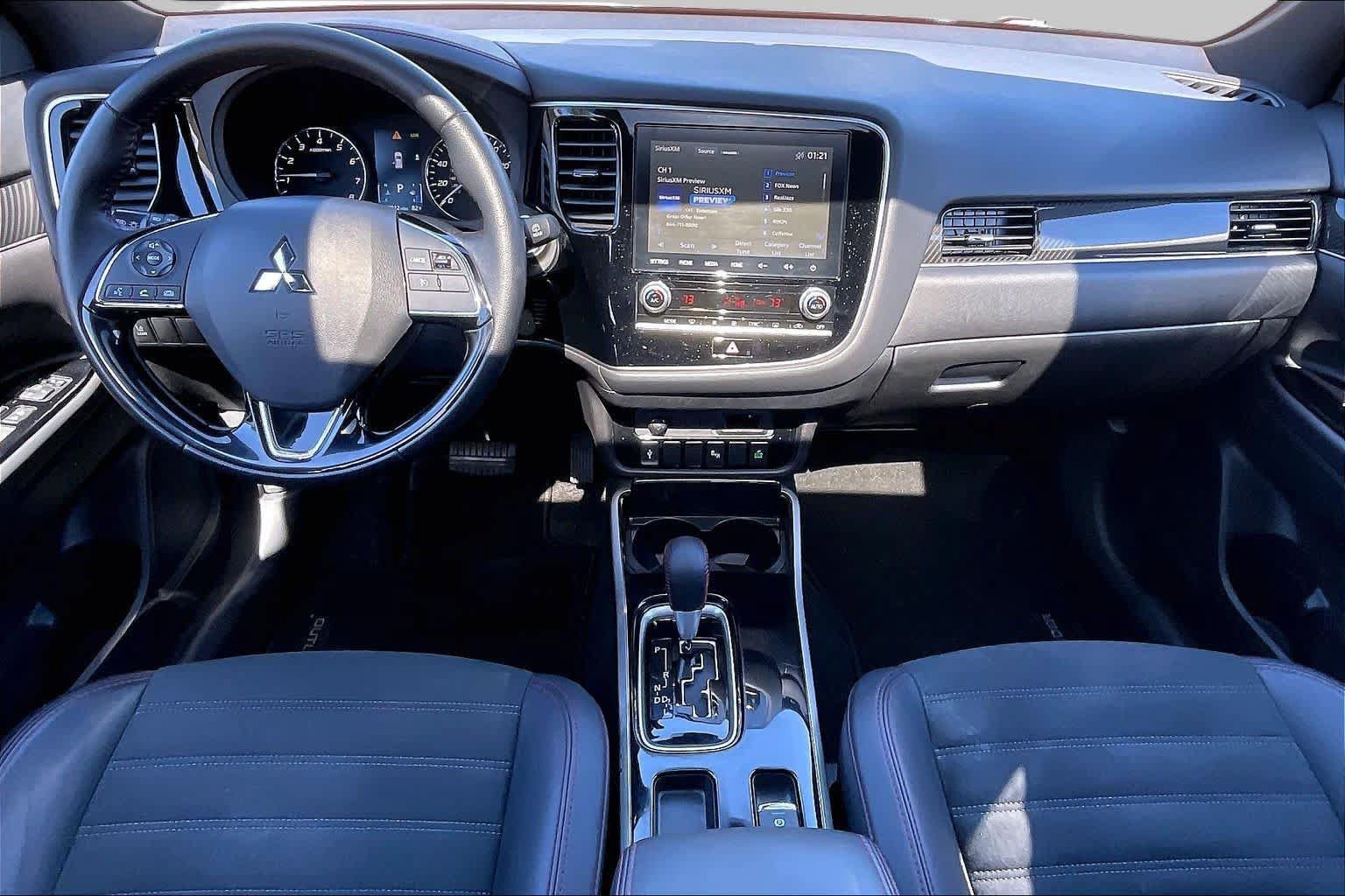 Used 2020 Mitsubishi Outlander LE FWD image 15