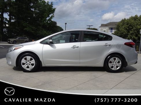 Used 2017 Kia Forte LX w/ LX Popular Package FWD image 7