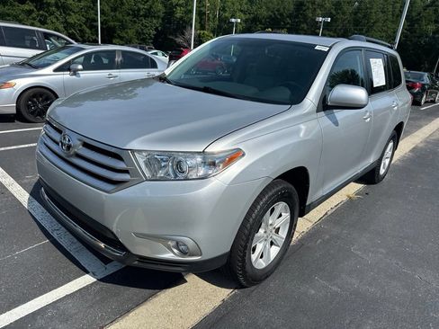 Used 2013 Toyota Highlander SE FWD image 7