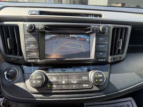 Used 2018 Toyota RAV4 XLE AWD/4WD image 14