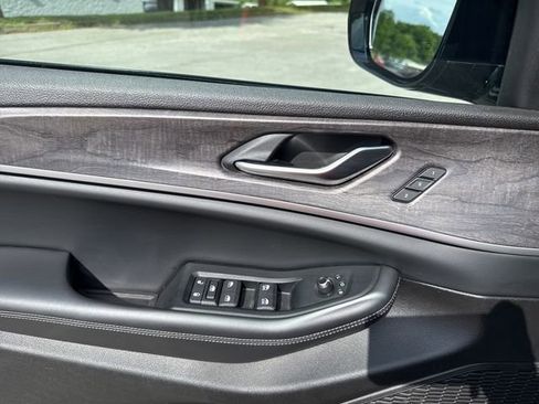 Used 2024 Jeep Grand Cherokee Limited image 15