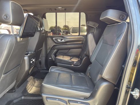 Used 2021 GMC Yukon XL SLT w/ SLT Luxury Plus Package RWD image 38