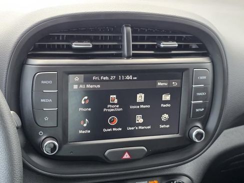 Used 2025 Kia Soul LX image 13