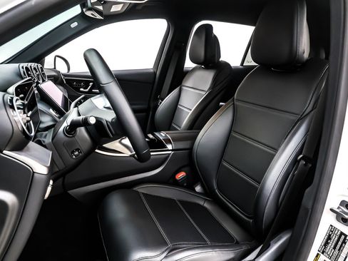 Certified 2025 Mercedes-Benz GLC 300 image 18