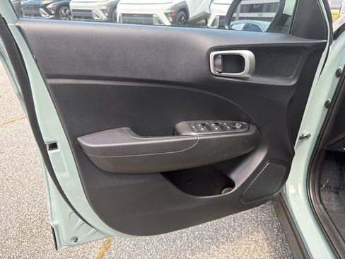 Certified 2026 Hyundai Venue SE FWD image 10