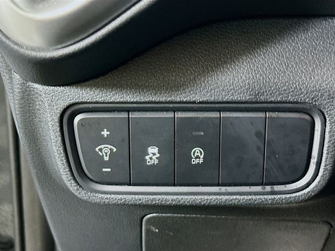 Used 2025 Kia Soul LX w/ LX Technology Package image 16