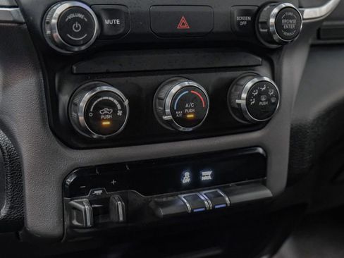 Used 2024 RAM 2500 Big Horn AWD/4WD image 27