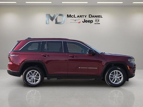 Used 2024 Jeep Grand Cherokee Laredo X w/ Trailer Tow Package AWD/4WD image 6