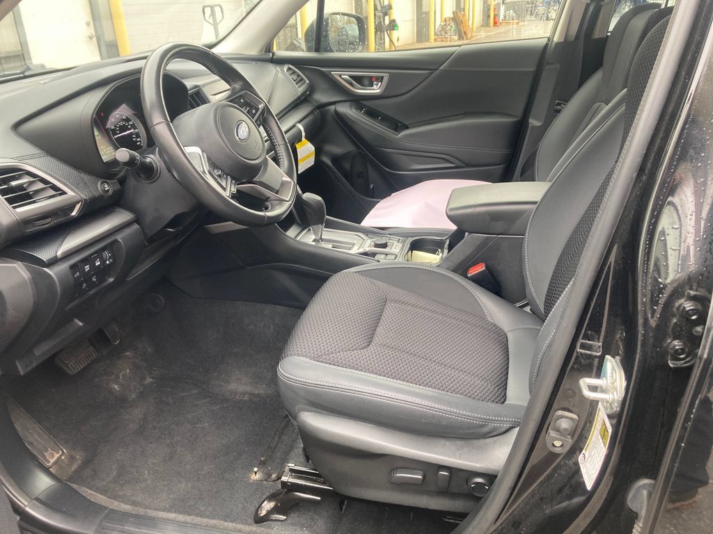 Used 2023 Subaru Forester Premium AWD/4WD image 12