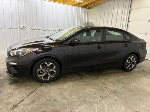 Used 2019 Kia Forte LXS FWD image 4