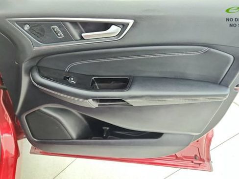 Used 2020 Ford Edge Titanium w/ Equipment Group 301A FWD image 25