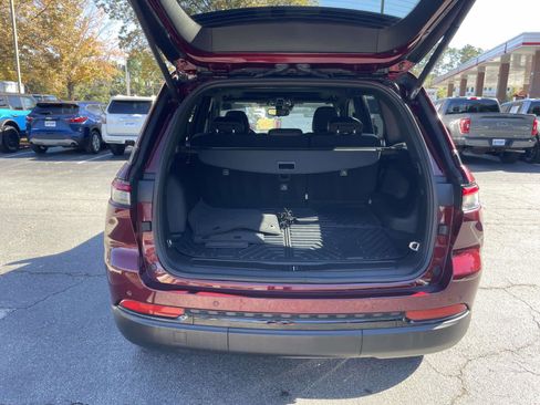 Used 2024 Jeep Grand Cherokee Altitude image 24