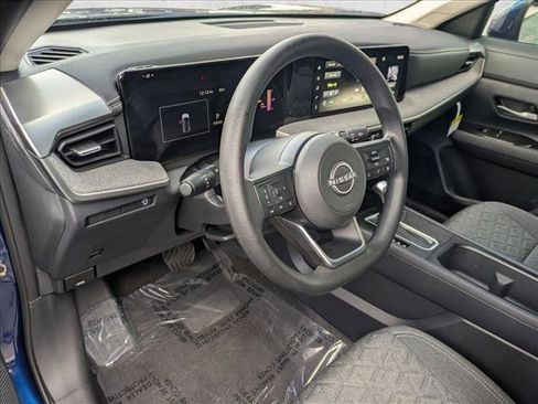 Certified 2025 Nissan Kicks SV image 10