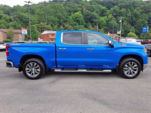 Used 2025 Chevrolet Silverado 1500 LT AWD/4WD image 7