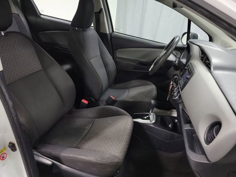 Used 2016 Toyota Yaris L image 25