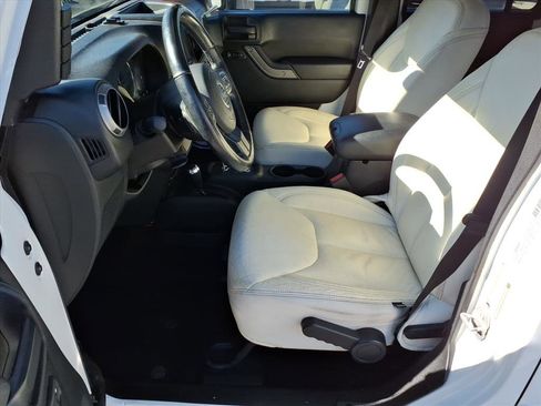 Used 2018 Jeep Wrangler Unlimited Sport S image 12