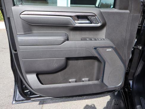 Certified 2025 Chevrolet Silverado 1500 LTZ w/ Technology Package image 18