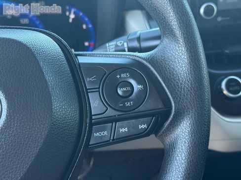 Used 2022 Toyota Corolla LE image 16