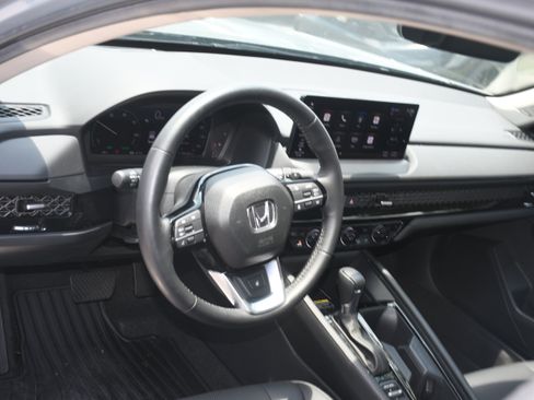 Used 2025 Honda Accord Touring image 8