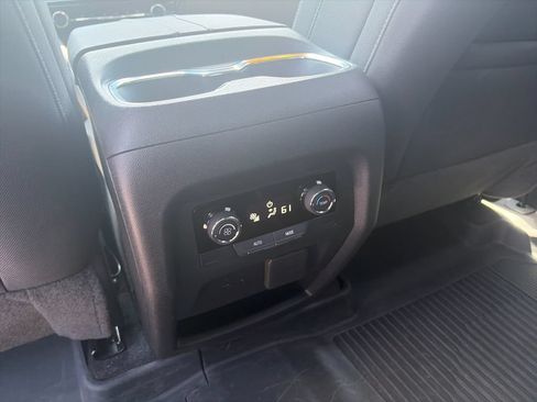 Used 2025 Chevrolet Traverse LT w/ Driver Confidence Package AWD/4WD image 15