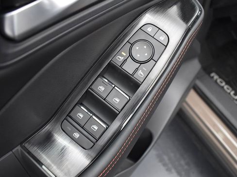 Certified 2025 Nissan Rogue SV image 6