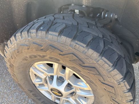 Used 2022 Chevrolet Silverado 2500 LT w/ Convenience Package AWD/4WD image 4