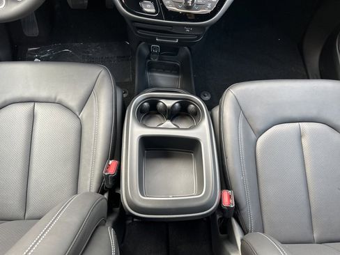 New 2026 Chrysler Pacifica Select AWD/4WD image 14