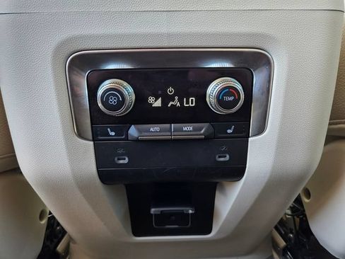 Used 2022 GMC Yukon Denali AWD/4WD image 18