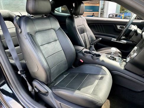Used 2017 Ford Mustang GT Premium w/ Black Accent Package RWD image 21