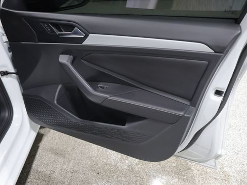 Used 2025 Volkswagen Jetta Sport FWD image 23