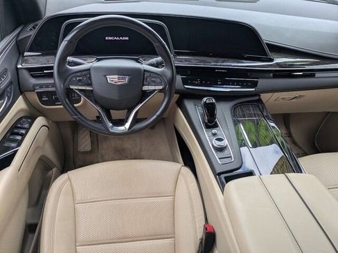 Used 2021 Cadillac Escalade Premium Luxury image 13