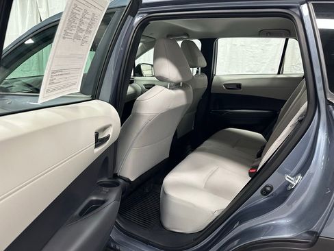 Used 2025 Toyota Corolla Cross L image 42