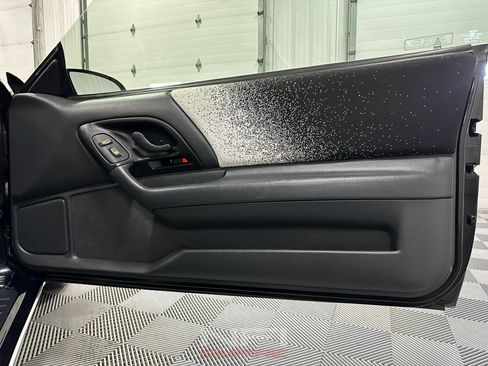 Used 1993 Chevrolet Camaro Z28 RWD image 37