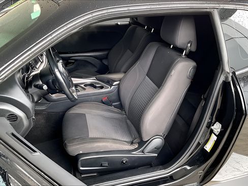 Used 2019 Dodge Challenger SXT w/ Blacktop Package RWD image 18