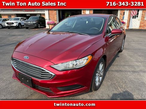 Used 2017 Ford Fusion SE w/ Fusion SE Technology Package FWD image 1