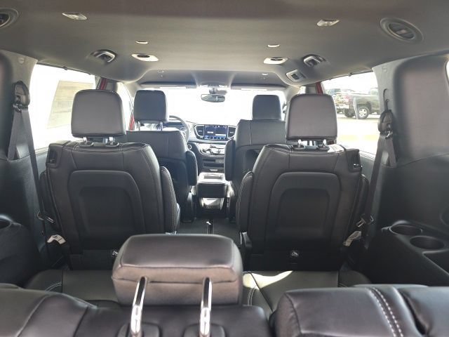 New 2027 Chrysler Pacifica Select AWD/4WD image 11