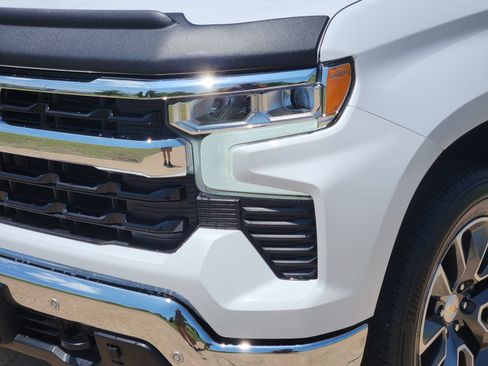 Used 2025 Chevrolet Silverado 1500 LT w/ Texas Edition Plus RWD image 9