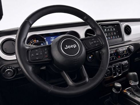Used 2021 Jeep Wrangler Unlimited Sport AWD/4WD image 25